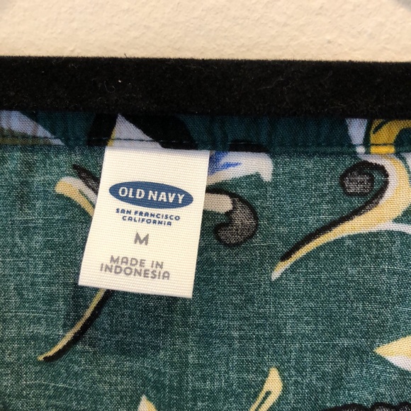 Long sleeve dark green popover top. - Picture 4 of 4